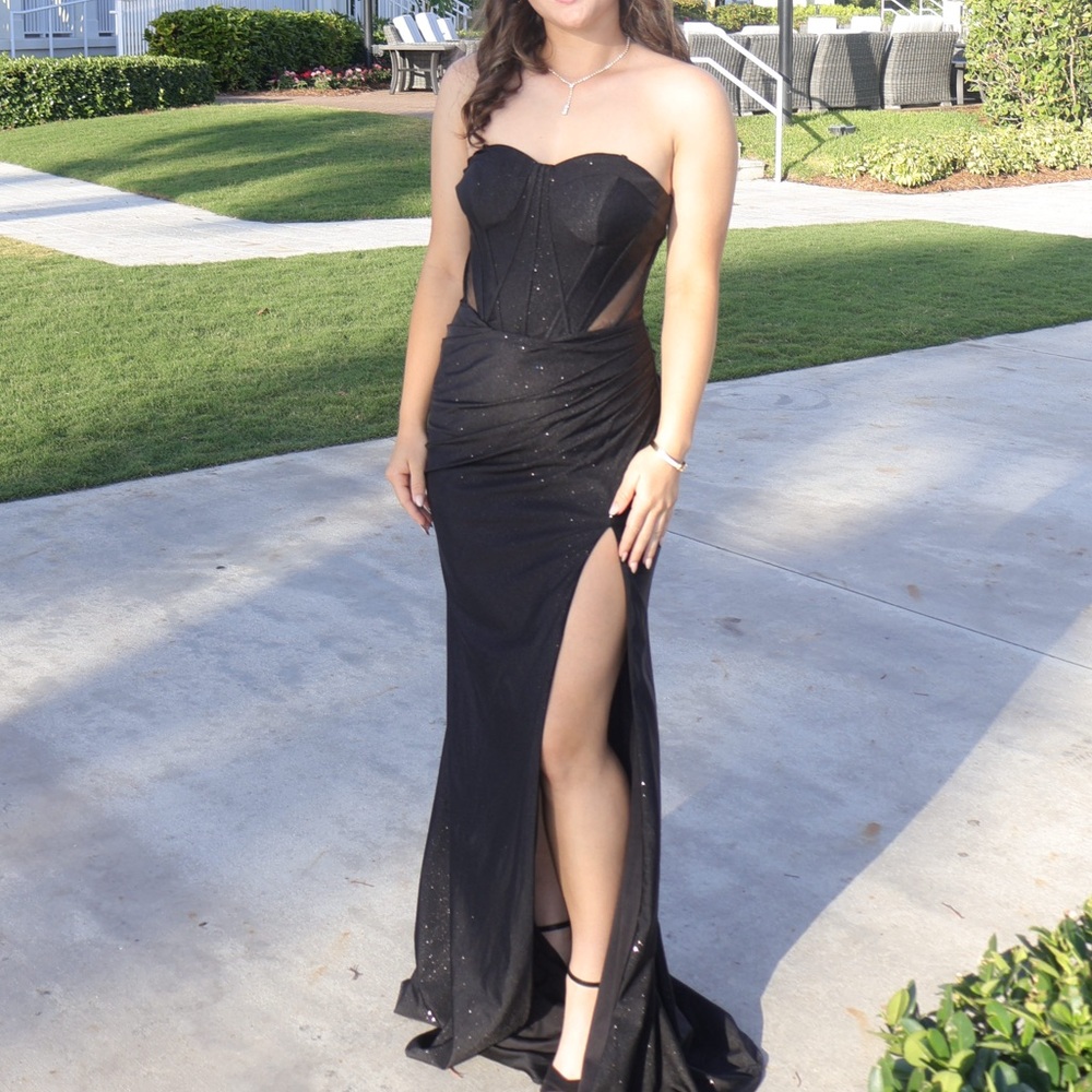Elegant Strapless Black Prom Dress